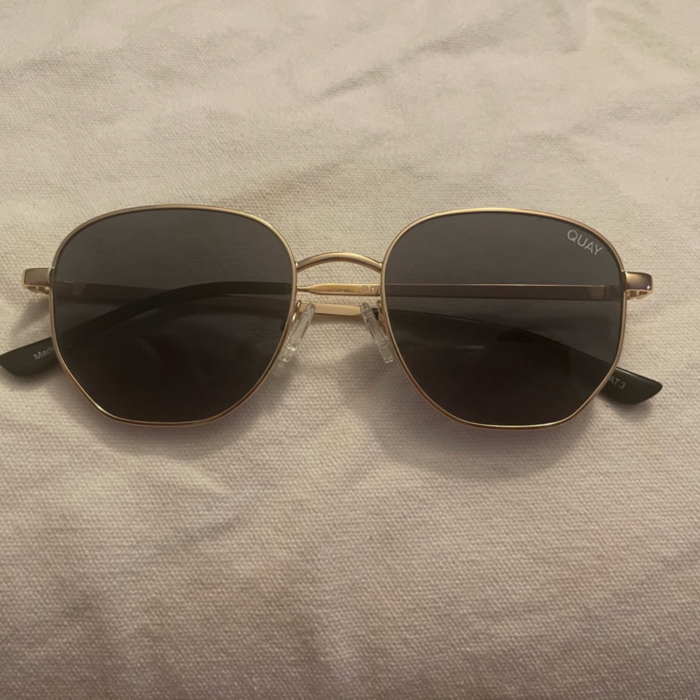 Quay Australia Polarized Sunglasses. Style: Big Time